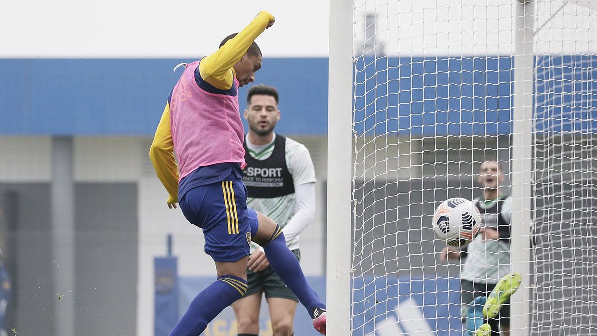 Boca Jumiors le ganó a Sarmiento en un partido amistoso.