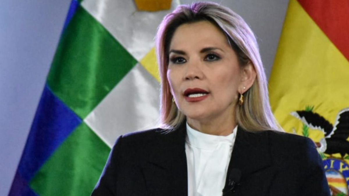 Jeanine Áñez asumió como presidenta interina de Bolivia luego de que Evo Morales fuera obligado a renunciar. La Justicia la condenó a 10 años de cárcel