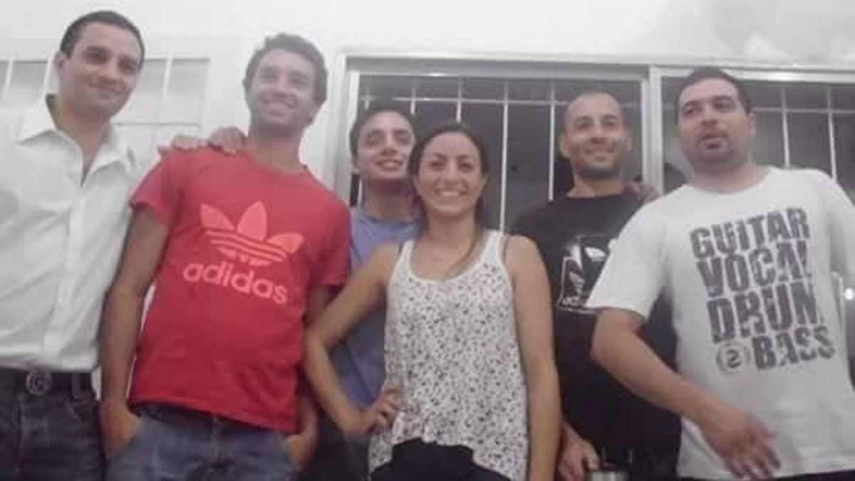 Esta es parte de la familia de Denis Romero.