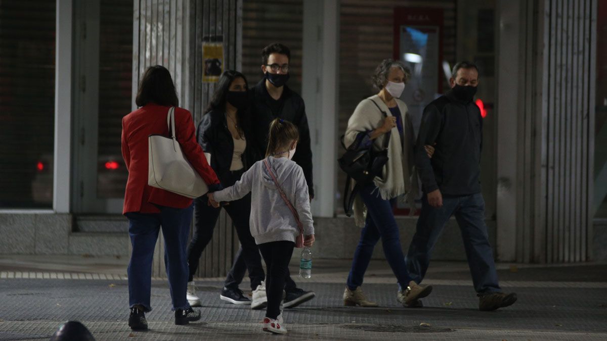 Los casos de Covid de este lunes en Mendoza fueron 728.