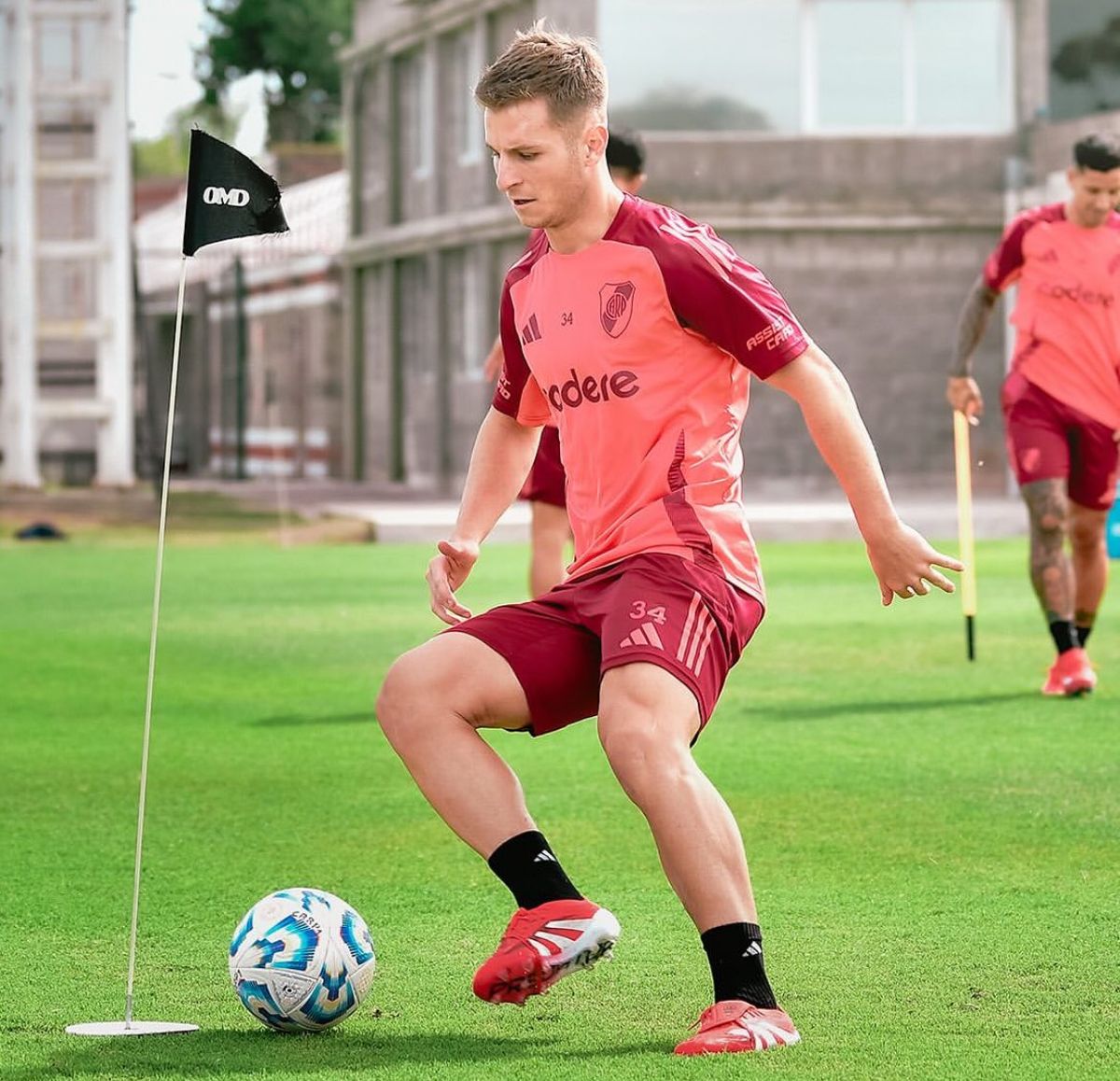 Giuliano Galoppo no pudo terminar el entrenamiento, se lesionó y es baja para enfrentar a San Martín de San Juan. 