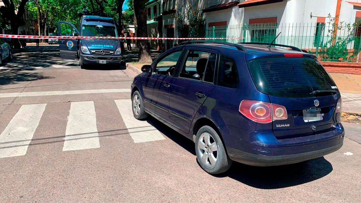 Lucas González transitaba con otros amigos en el automóvil VW Surán, luego de haber entrenado en el club Barracas Central. 