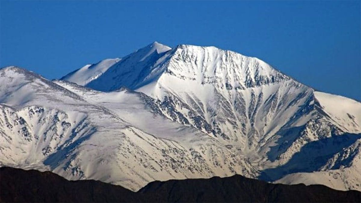 Las enormes dificultades que entraña el rescate de los dos cuerpos en el cerro El Plata