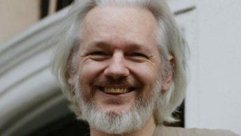 Prescribieron las acusaciones de agresión sexual contra Assange, pero no la de violación
