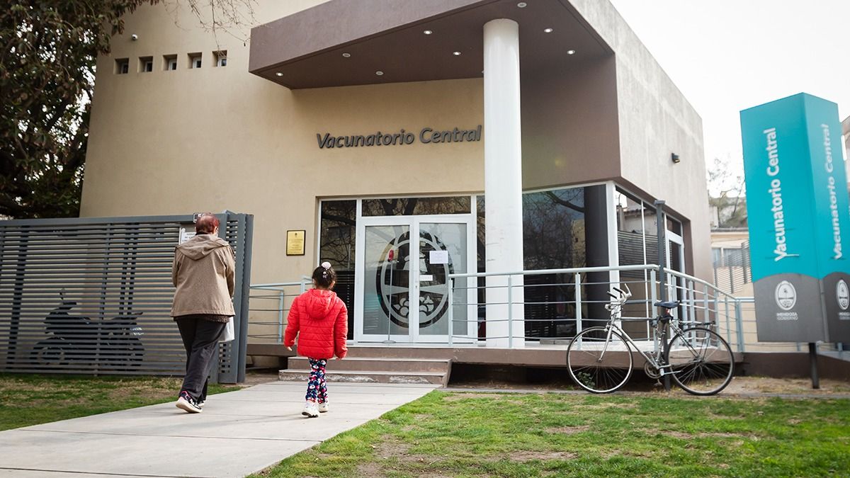 Los vacuntarios estarán cerrados este jueves por el Día de la Sanidad. Los vacuntarios estarán cerrados este jueves por el Día de la Sanidad.