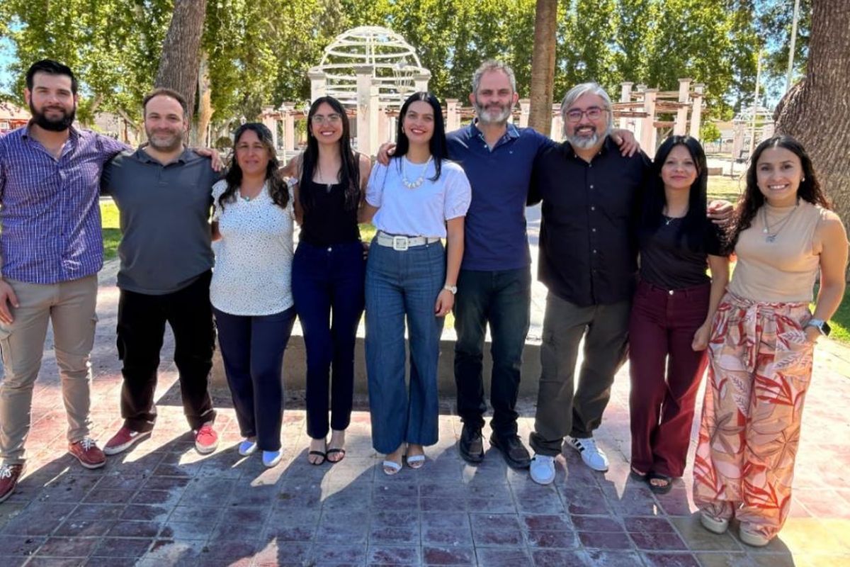 Los candidatos del peronismo para las elecciones en Santa Rosa, junto a la intendenta Flor Destéfanis.