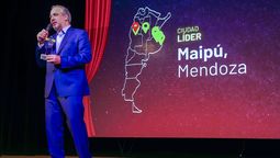 En Rosario recibió el intendente de Maipú, Matías Stevanato la distinción que otorga la Red de Innovación Local. En Rosario recibió el intendente de Maipú, Matías Stevanato la distinción que otorga la Red de Innovación Local.