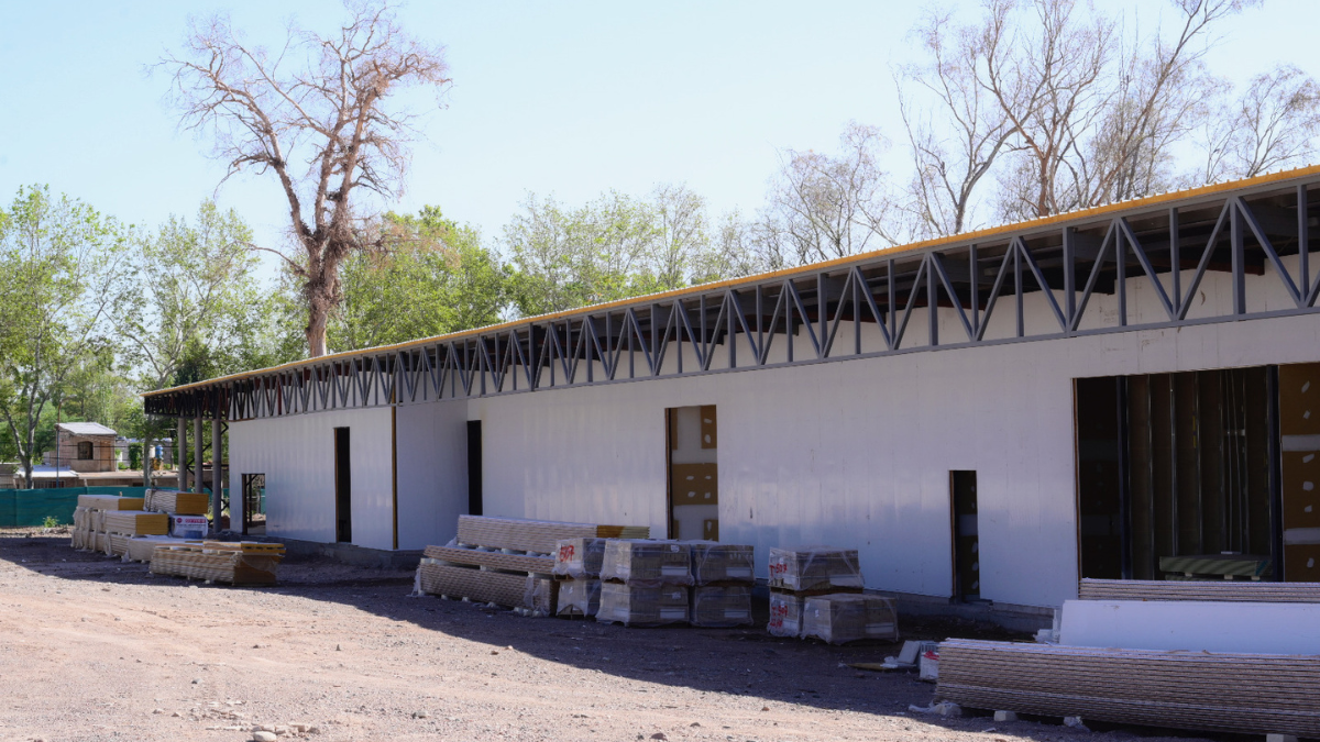 La remodelación incluirá nuevos consultorios externos, el nuevo laboratorio de salud pública y la reparación de los espacios exteriores. La remodelación incluirá nuevos consultorios externos, el nuevo laboratorio de salud pública y la reparación de los espacios exteriores.