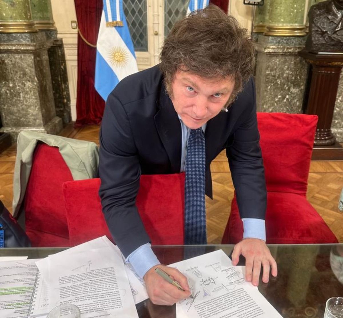 Javier Milei intenta aprovechar sus primeros meses de gobierno para introducir cambios estructurales.