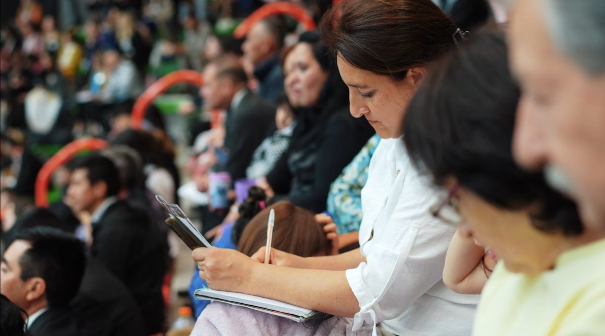 Testigos de Jehová en el Estadio Aconcagua Arena en 2024. Testigos de Jehová en el Estadio Aconcagua Arena en 2024.