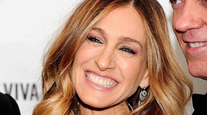 ¿De dama a vagabunda? Encontraron a Sarah Jessica Parker revolviendo la basura
