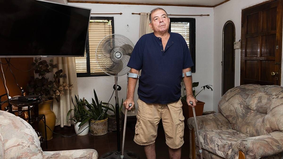 Julio agradece a su familia, a su esposa y al CENS donde pudo terminar la secundaria. Julio agradece a su familia, a su esposa y al CENS donde pudo terminar la secundaria.