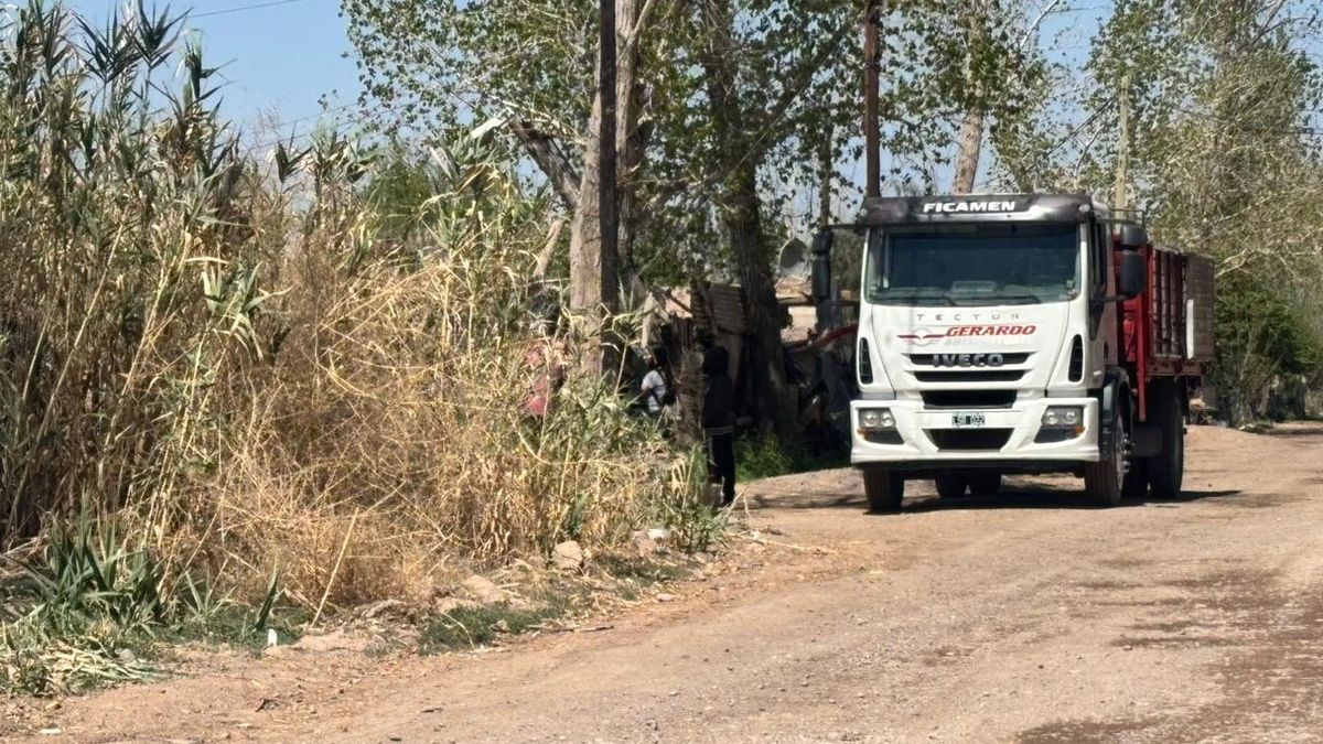 Las nenas que murieron en el accidente de Las Heras vivían con sus abuelos y 6 hermanitos. Las nenas que murieron en el accidente de Las Heras vivían con sus abuelos y 6 hermanitos.