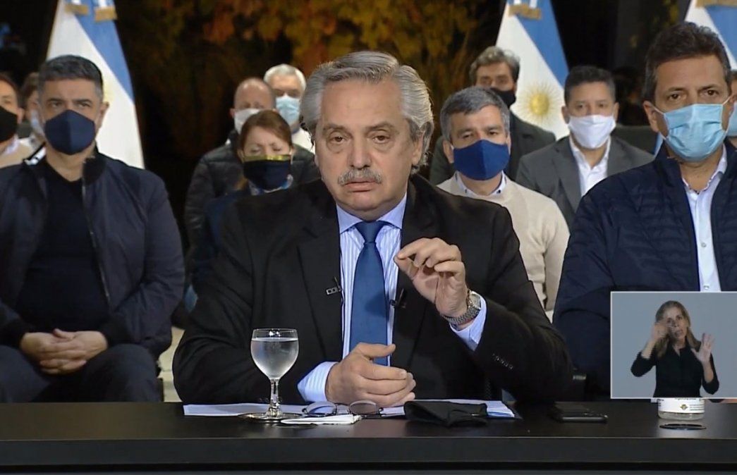 Alberto Fernández firmó el decreto que le saca coparticipación a Ciudad de Buenos Aires para dársela a la provincia de Buenos Aires. Foto: NA.