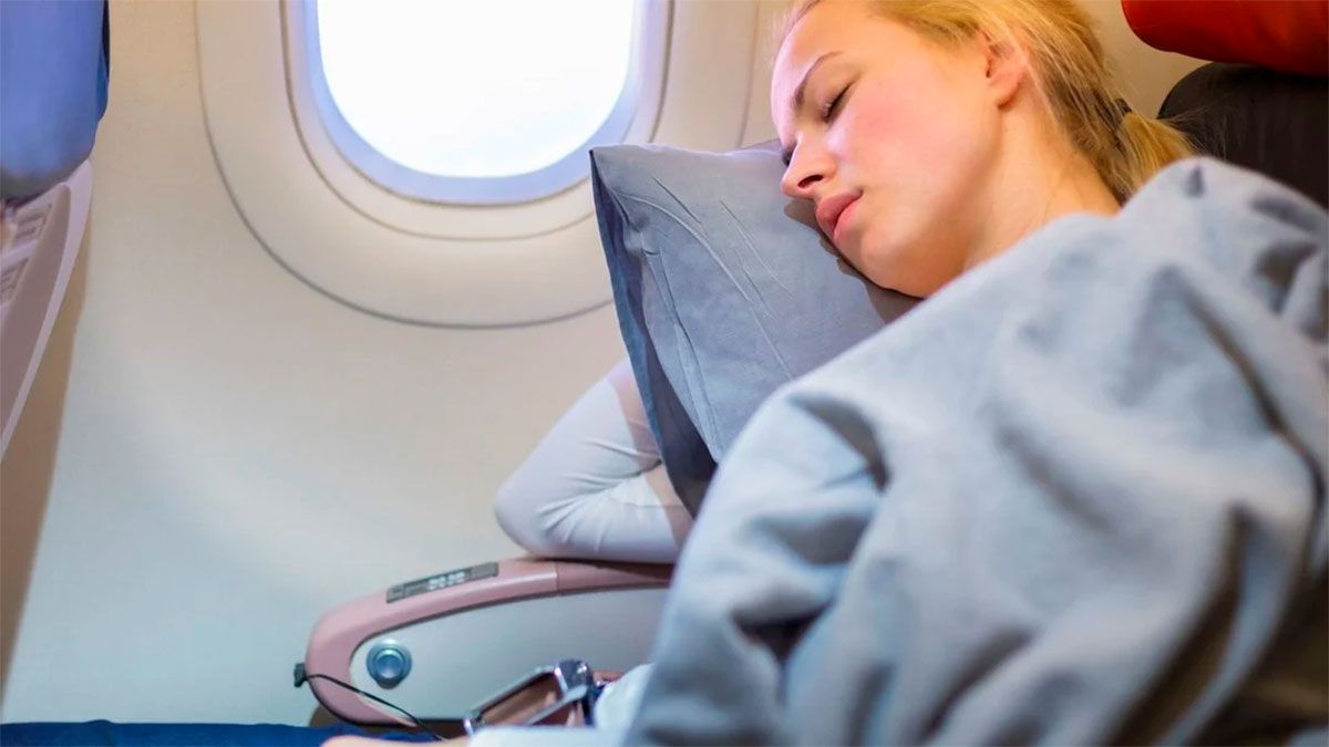 Se recomienda no tomar sedantes durante un viaje en avión. Se recomienda no tomar sedantes durante un viaje en avión.