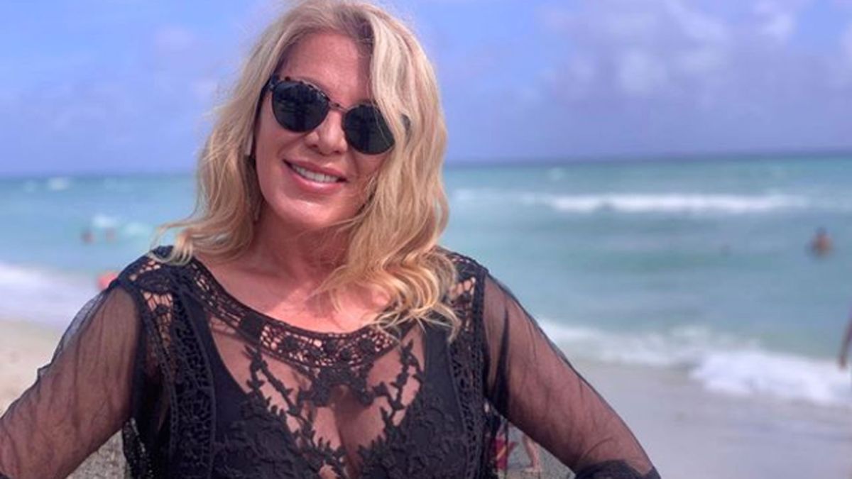 Las fotos de Reina Reech en traje de baño a los 64 que reventaron las playas de Miami