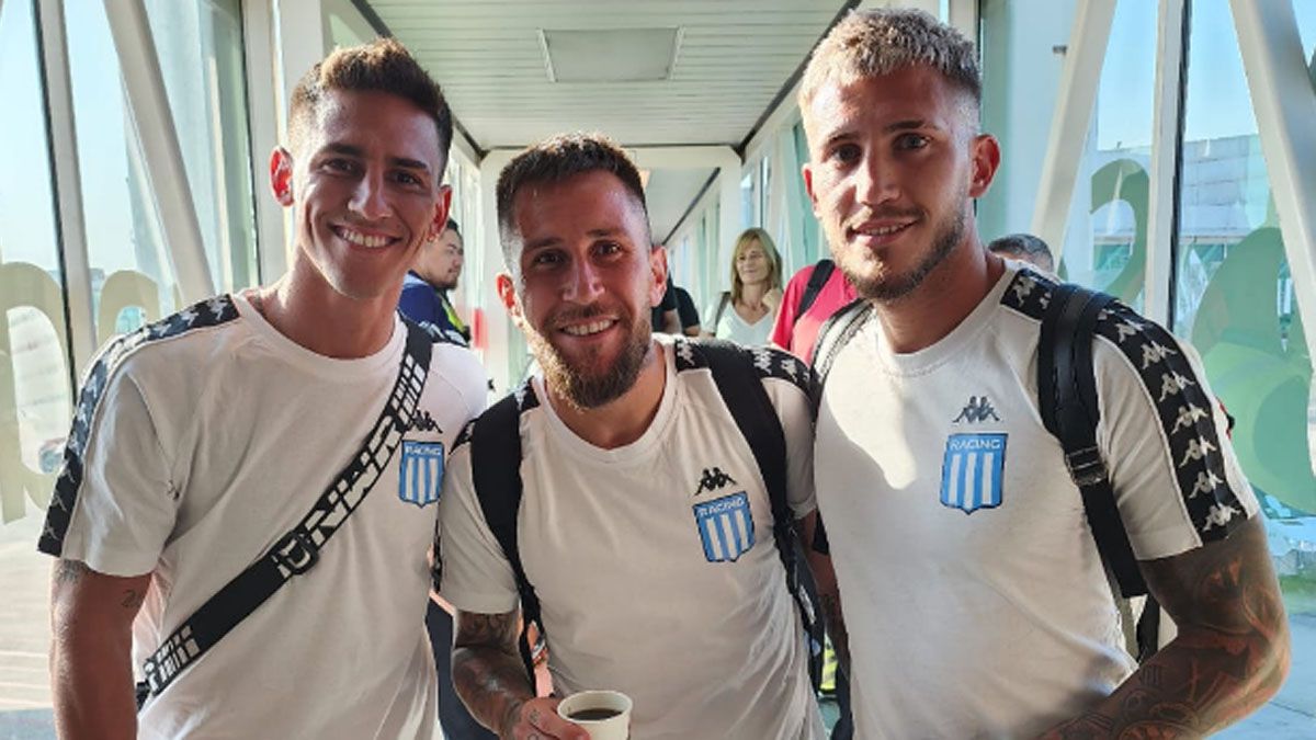 Racing y Boca compartieron el vuelo hacia Abu Dhabi