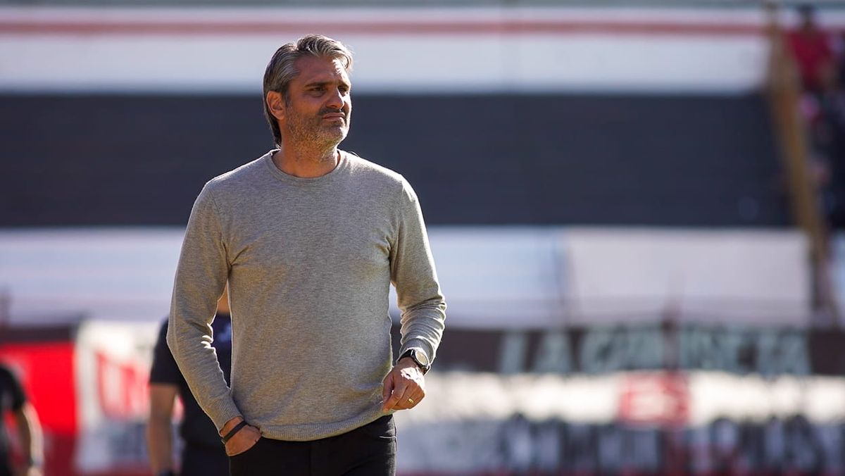 Deportivo Maipú, el equipo orientado por Juan Manuel Sara perdió tras dos triunfos seguidos en su cancha. Deportivo Maipú, el equipo orientado por Juan Manuel Sara perdió tras dos triunfos seguidos en su cancha.