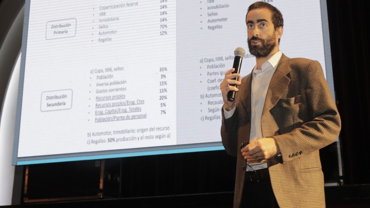 El ministro de Hacienda Víctor Fayad fue uno de los oradores.&nbsp;