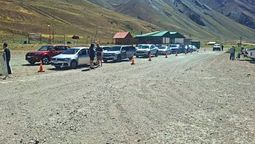 El paso a Chile tiene este sábado 20 de diciembre demoras de hasta 90 minutos en la aduana chilena. (Imagen: gentileza Osvaldo Valle). El paso a Chile tiene este sábado 20 de diciembre demoras de hasta 90 minutos en la aduana chilena. (Imagen: gentileza Osvaldo Valle).