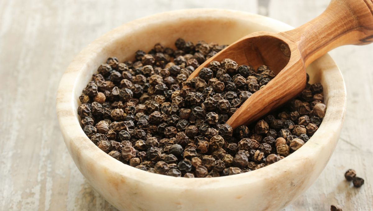 La pimienta negra puede ser utilizada en una gran variedad de trucos caseros. La pimienta negra puede ser utilizada en una gran variedad de trucos caseros. 