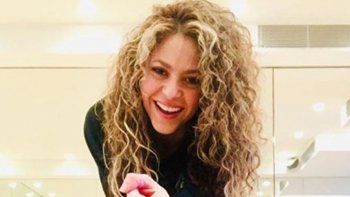 Una enigmática foto de Shakira y Michael Jackson volvió a despertar diversos rumores en las redes
