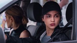 La actriz Eiza González interpreta a Fran en la película de Netflix.