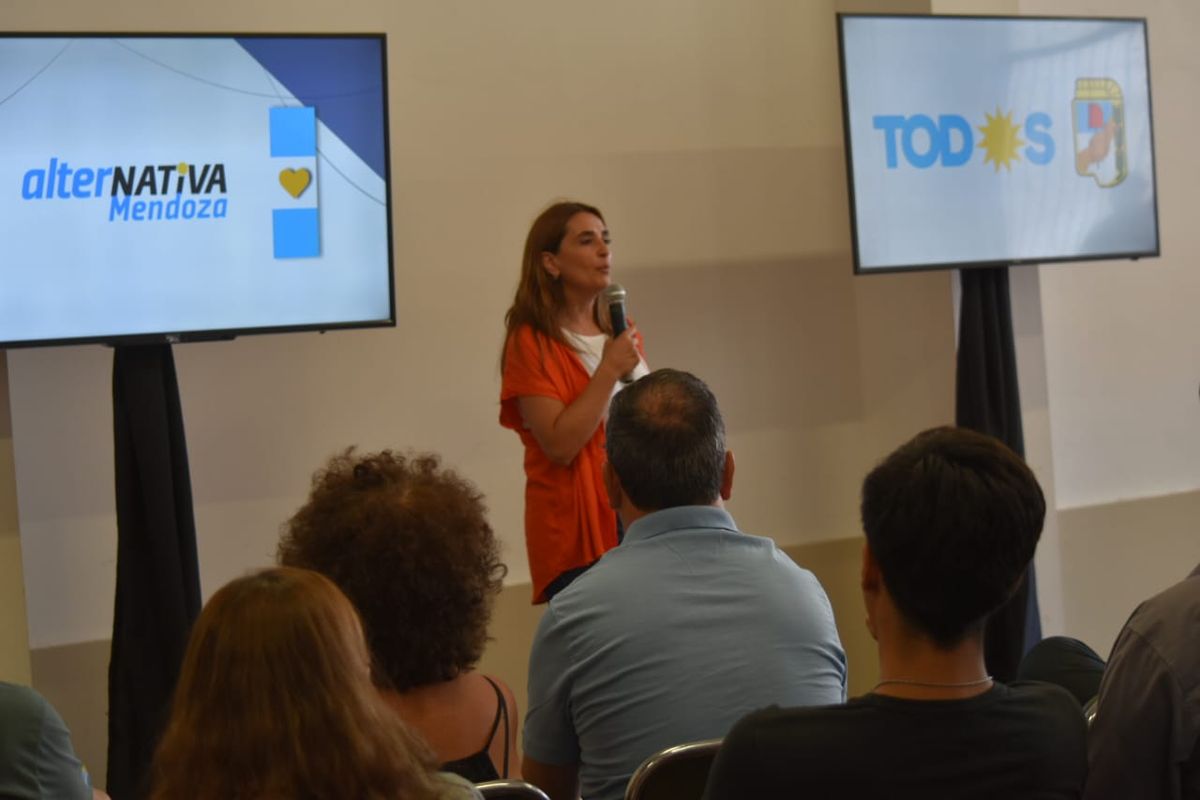 Fernanda Lacoste, asesora en la Municipalidad de Maipú, también integra Alternativa Mendoza.