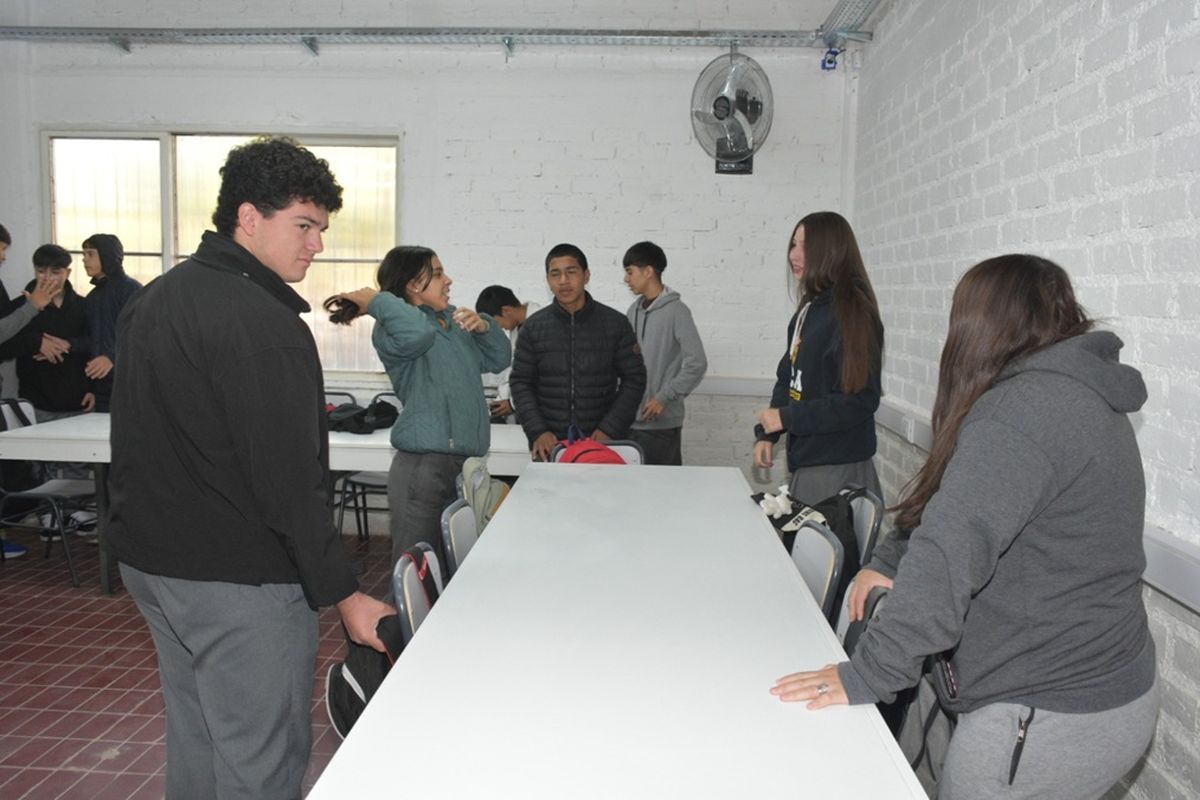 En este nuevo espacio funcionarán 5 cursos, donde 130 jóvenes de la comunidad podrán estudiar el bachillerato de Informática. En este nuevo espacio funcionarán 5 cursos, donde 130 jóvenes de la comunidad podrán estudiar el bachillerato de Informática.