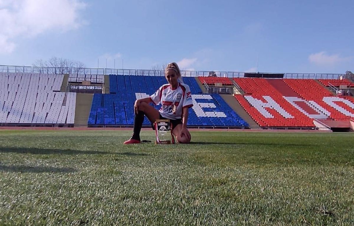 Florencia Guiñazu era jugadora de fútbol. Florencia Guiñazu era jugadora de fútbol.
