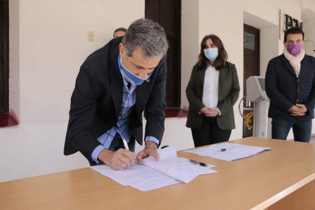 José Mansur tiene coronavirus.