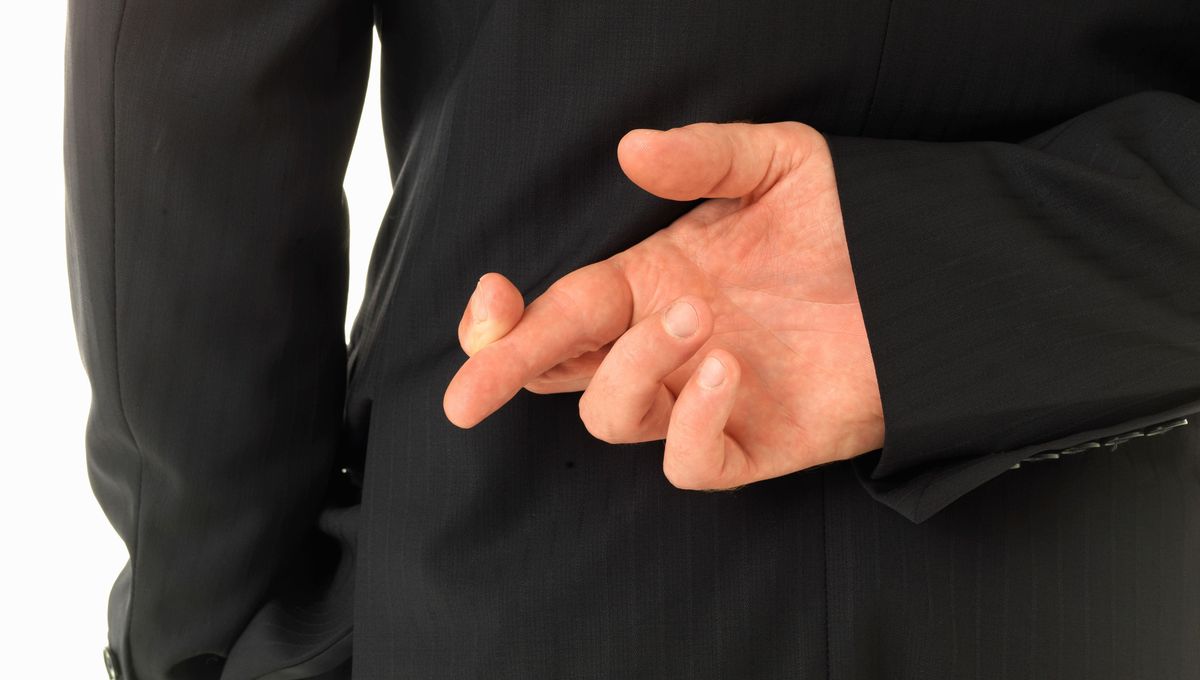 Una superstición es una creencia o mito irracional sin base científica. Una superstición es una creencia o mito irracional sin base científica. 