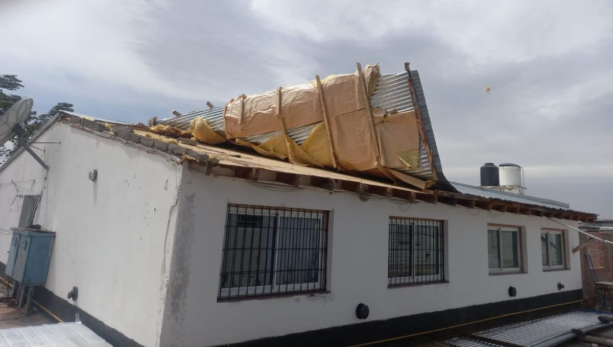 Así quedó el techo de una escuela en Malargüe tras el paso del viento Zonda el 28 de octubre del año pasado. Así quedó el techo de una escuela en Malargüe tras el paso del viento Zonda el 28 de octubre del año pasado.
