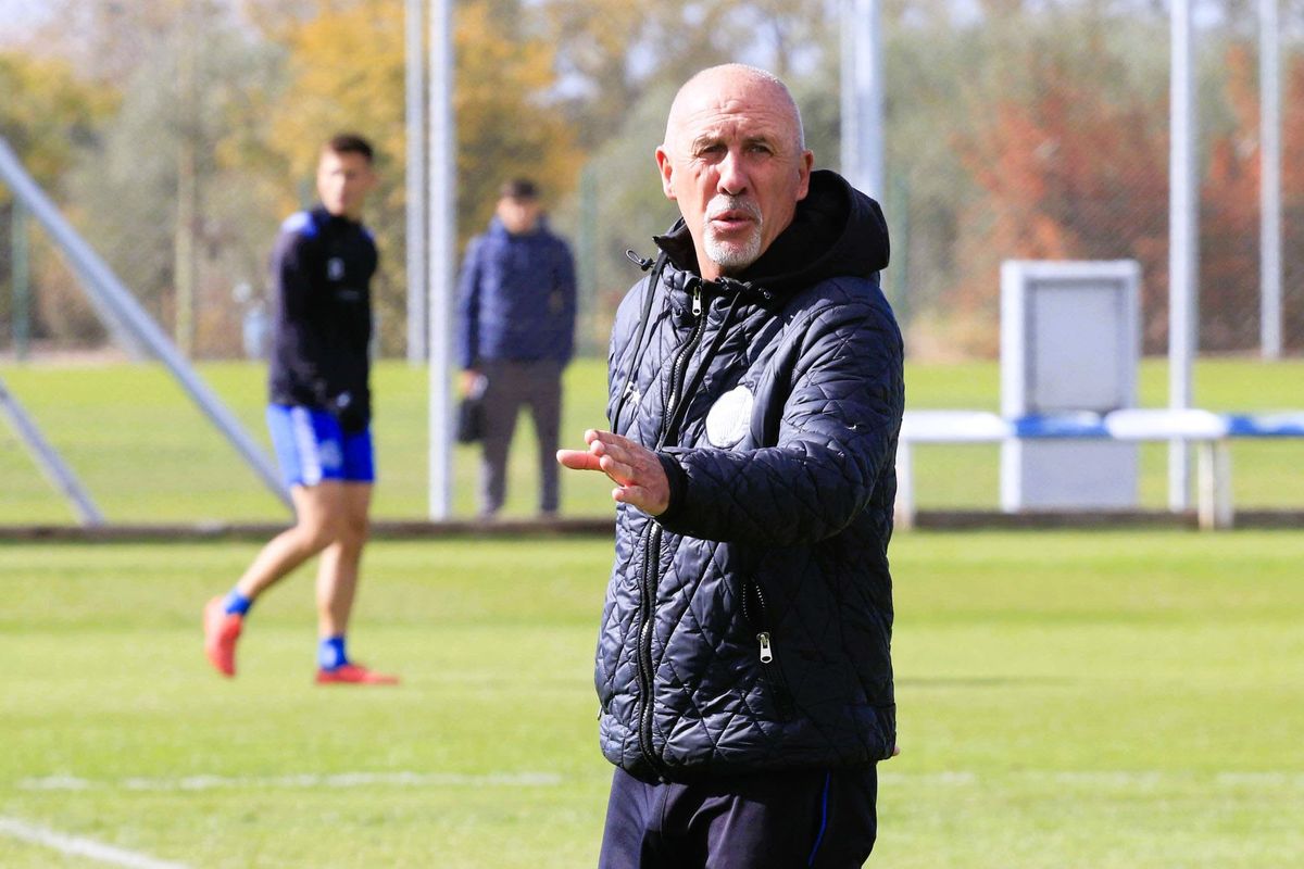 El Gato Daniel Oldrá uno de los mejores entrenadores del fútbol argentino. El Gato Daniel Oldrá uno de los mejores entrenadores del fútbol argentino.