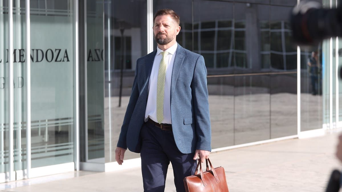 Alejandro Iturbide, fiscal, pidió que cinco de las nueve imputadas sean condenadas. Alejandro Iturbide, fiscal, pidió que cinco de las nueve imputadas sean condenadas.