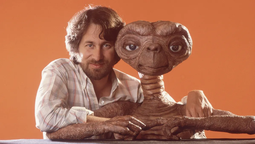 Sufre Steven Spielberg: ponen en subasta un muñeco histórico de su película más querida