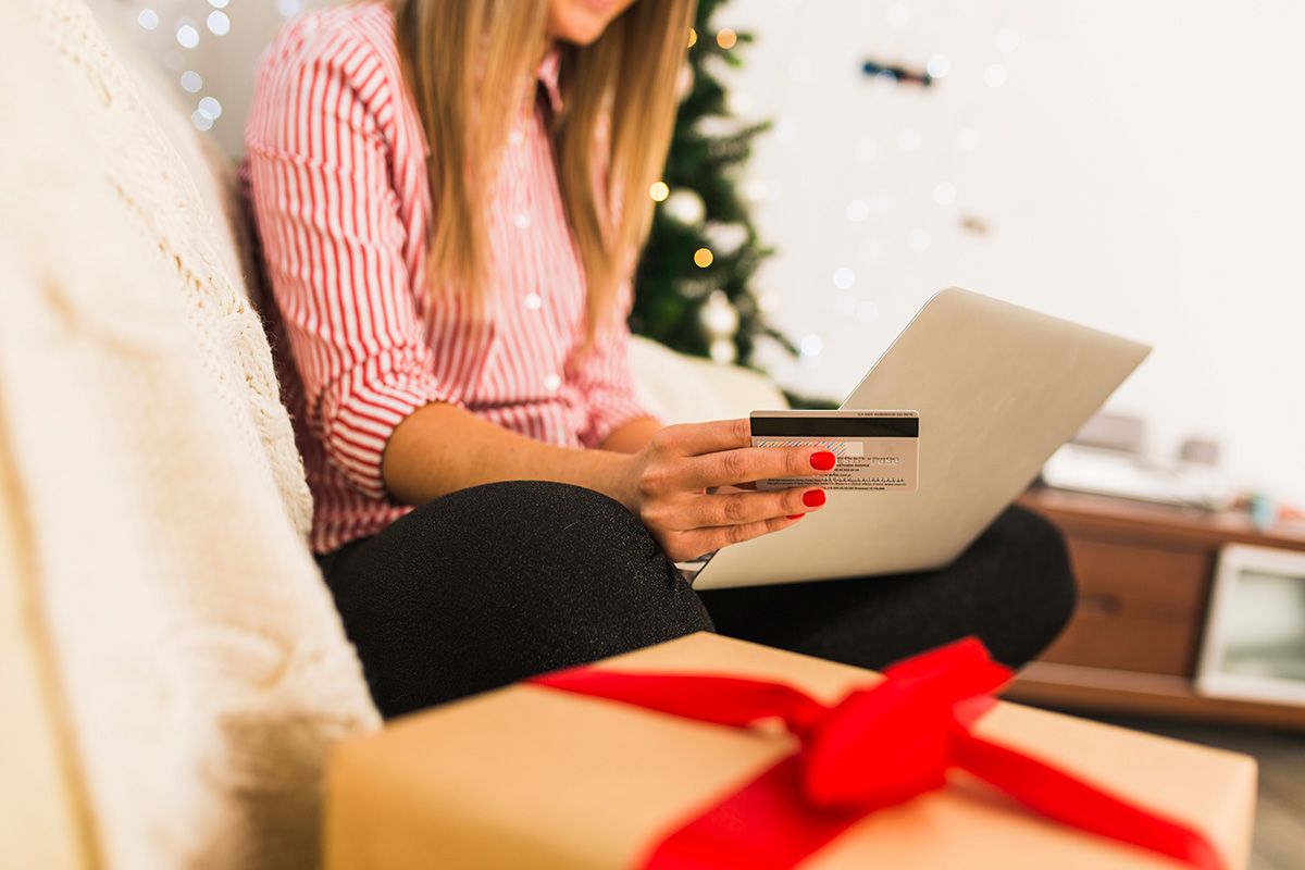Nada mejor que comprar con descuentos y en cuotas sin interés. Crédito: Freepik. Nada mejor que comprar con descuentos y en cuotas sin interés. Crédito: Freepik.