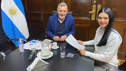 Flor Destéfanis con el secretario de Industria Ariel Schale. La inversión será de $70 millones para Santa Rosa.&nbsp;