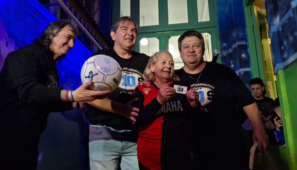 En un nuevo aniversario del nacimiento de Diego Maradona, su Iglesia homenajeó al 10 junto a sus hermanas