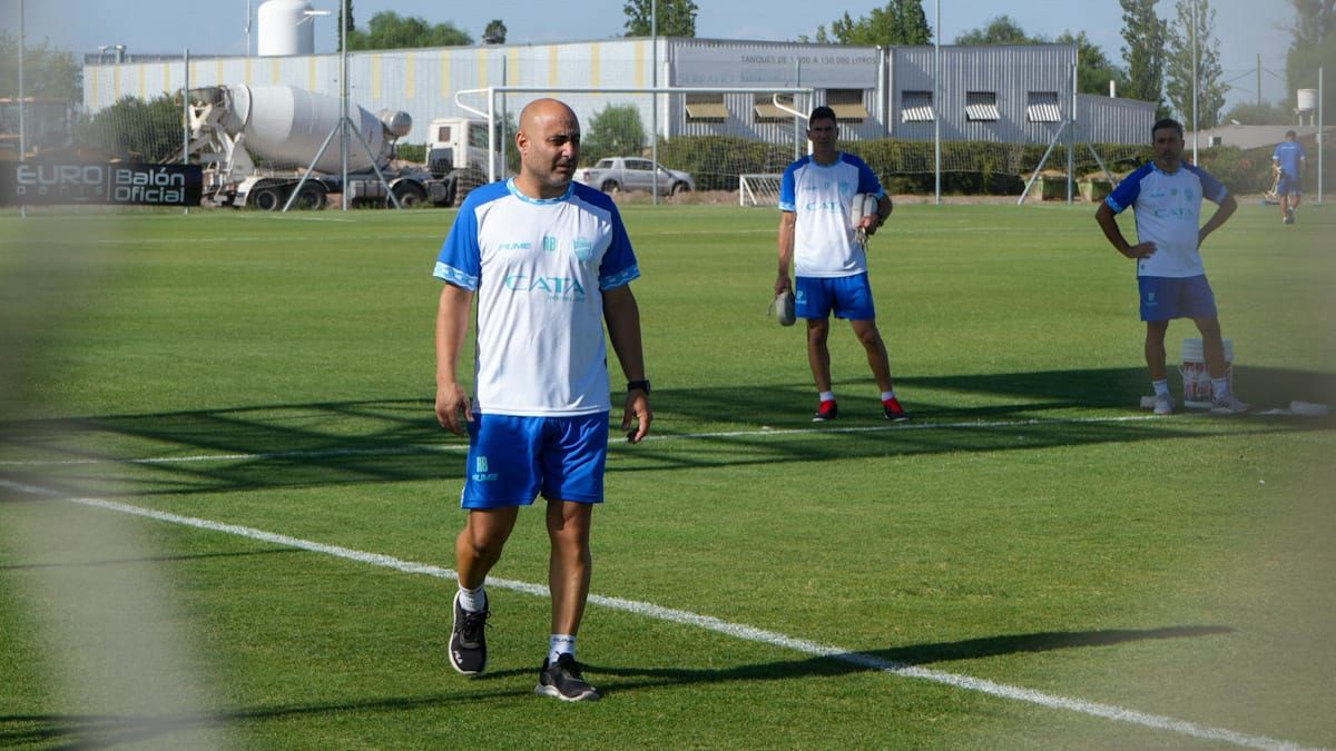 Integrantes del cuerpo técnico de Esteban Solari. Foto: Martín Pravata/UNO. Integrantes del cuerpo técnico de Esteban Solari. Foto: Martín Pravata/UNO.