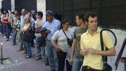 Más del 90% considera cada vez más difícil conseguir empleo en el país