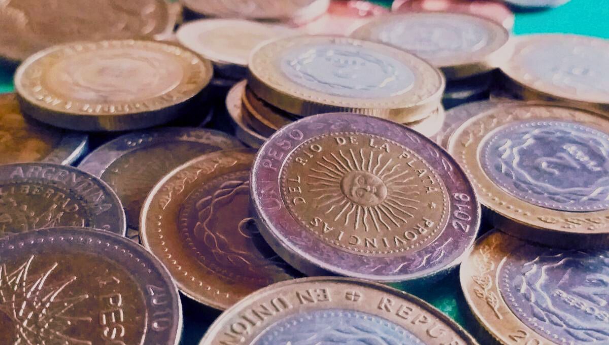Argentina tiene 12 diferentes monedas de 1 peso y estas son las más extrañas