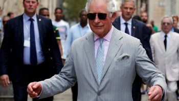 Ofrecen al príncipe Carlos hacer una aparición en la nueva película de James Bond