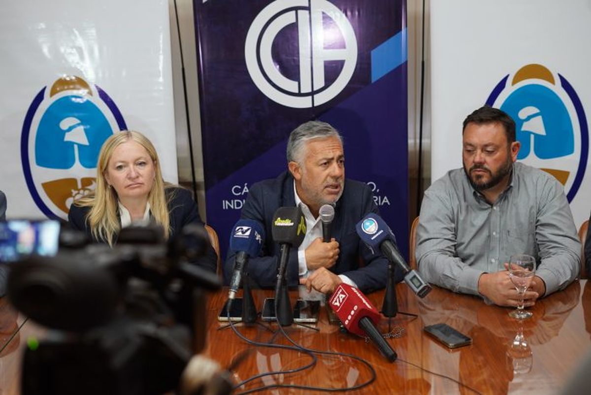 Alfredo Cornejo, durante la presentación del programa de inversión para el estímulo a la producción de la ganadería en Mendoza. Alfredo Cornejo, durante la presentación del programa de inversión para el estímulo a la producción de la ganadería en Mendoza.