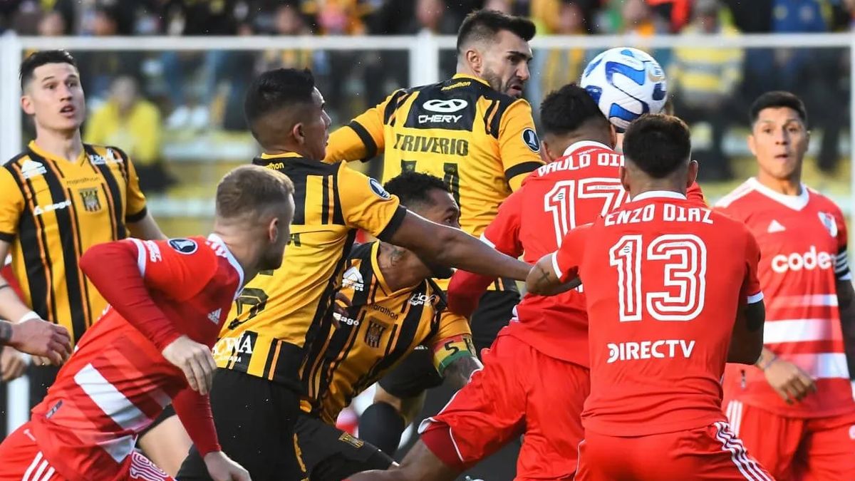 River se jugará todo ante The Strongest por Copa Libertadores.