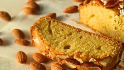 El budín de naranja y almendra sin gluten es una receta fácil y para todos.&nbsp;