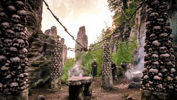 Britannia confronta la guerra contra la magia