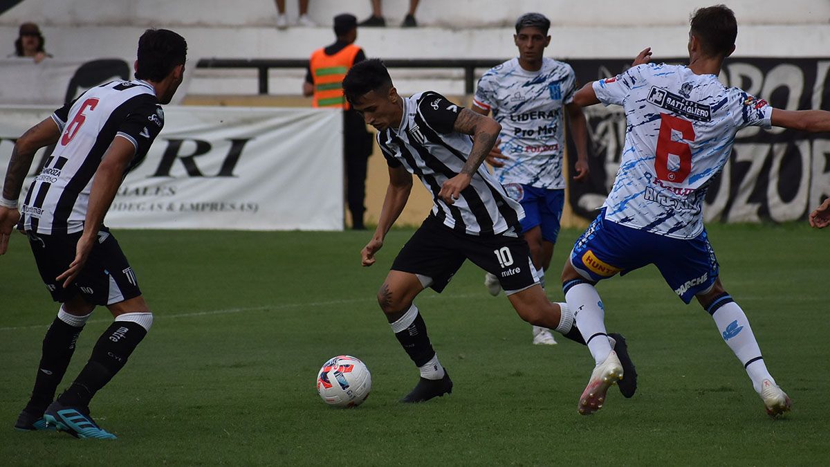 Santiago Solari es uno de los puntos altos que tiene Gimnasia y Esgrima en el torneo.