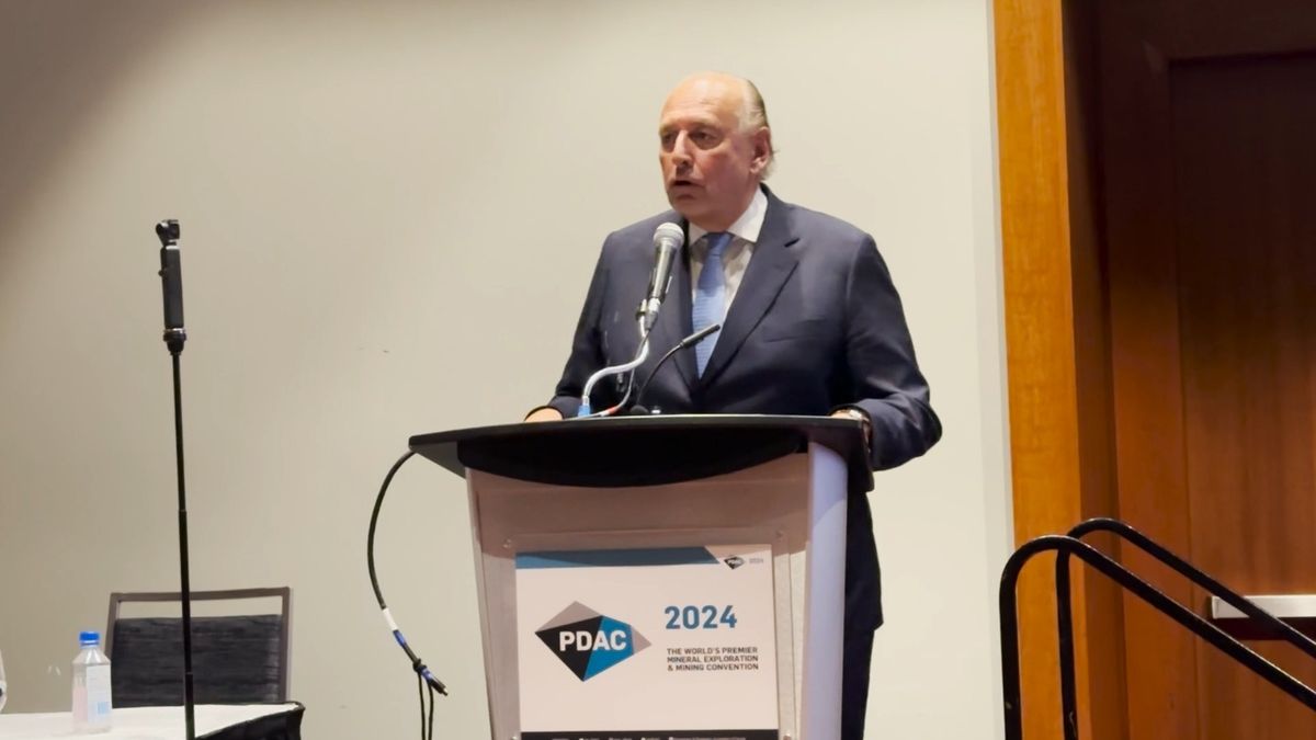 José Luis Manzano expuso en la Feria de Minería de Canadá.