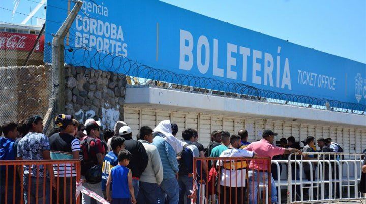 Los hinchas de Boca arrasaron con las populares
